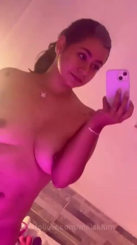 Come, let yourself go to heaven for me ..  💦🔥🥵😈🤤🍒🍑 by miilaklum