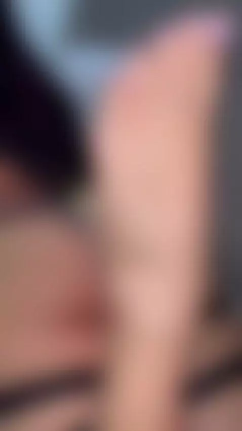 Kiss me your feet by miilaklum