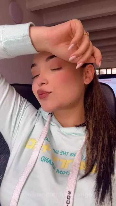 hello guys! come to fuck me in myfreecams 🫶🏻 i have  huge an... by danyangel01