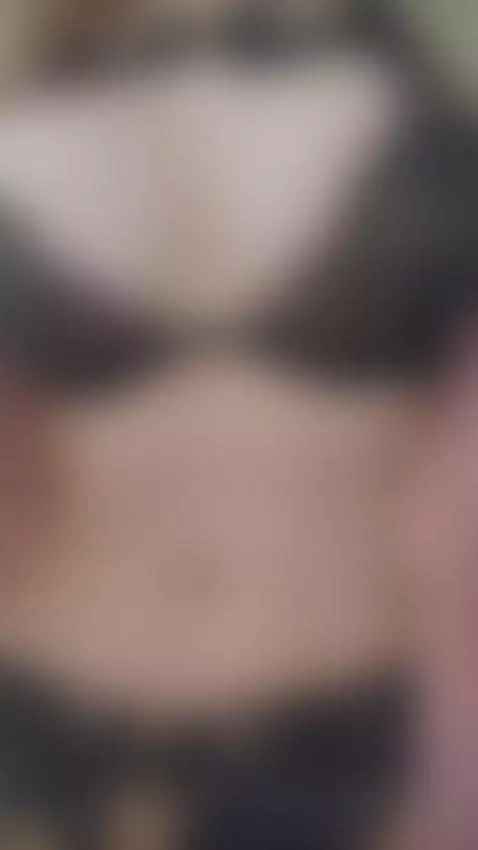 i kinda like being a blonde 😈 by edgesofreality