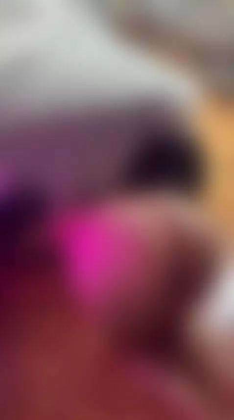 my friend finds me crouching and hits me by engelstonee