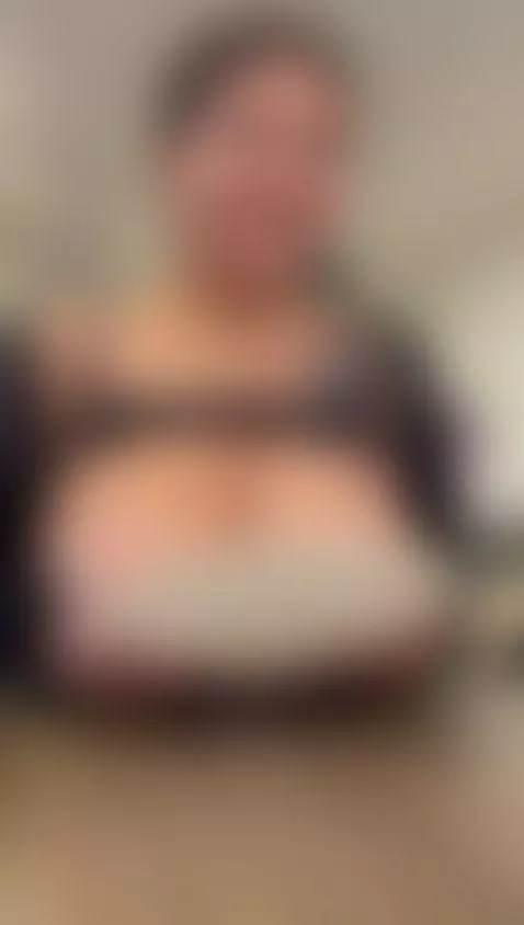 Eat my big tits. by engelstonee