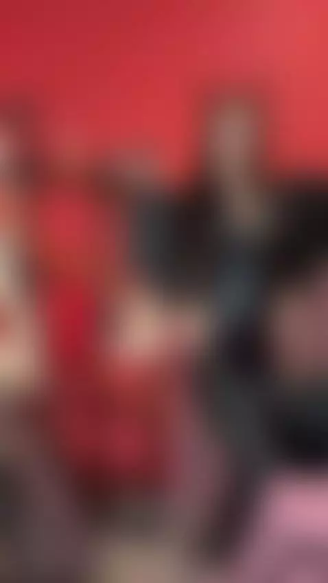 Tonight’s treat comes with a  sexy vibe 🍭🎃 by selenacutiee