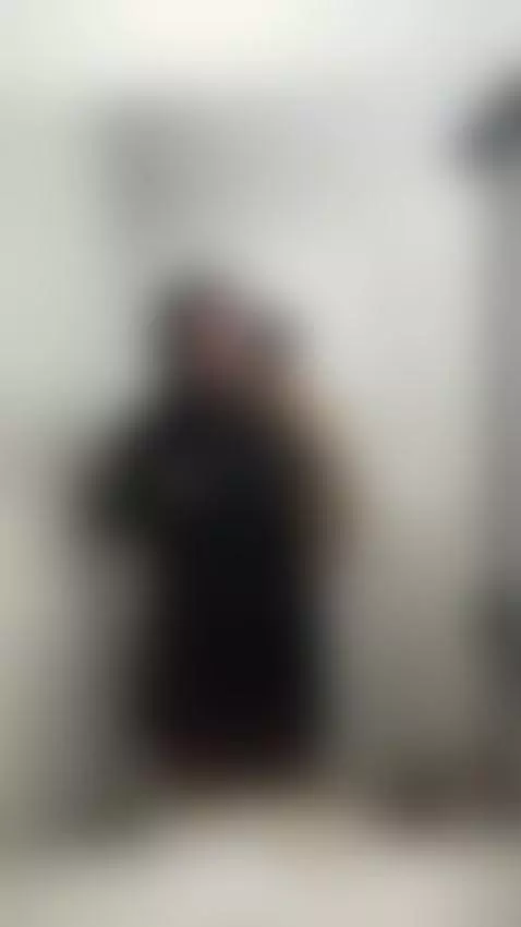 Hi. i'm online right now. come see me by andrea-esposito