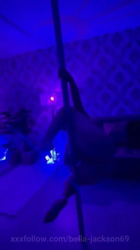 Look at me like you already know what I want. by bella-jackson69