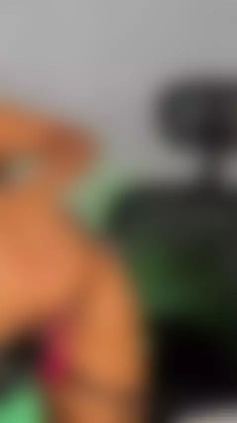 Brown curls, bold lips & a smile that writes fantasies by bella-jackson69