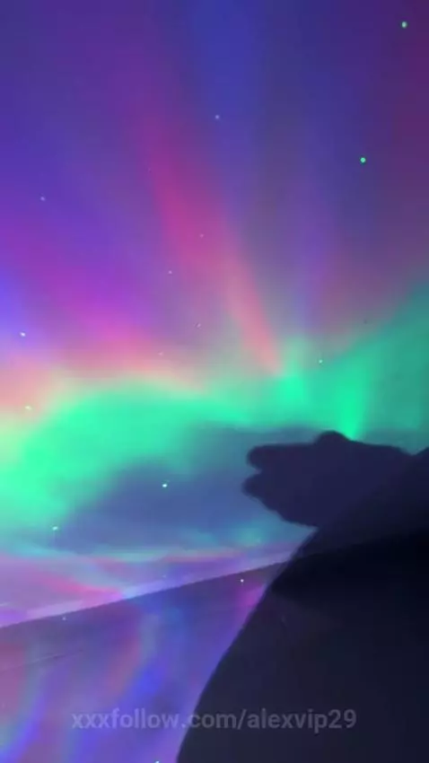 Me masturbo y se logra ver la sombra
only fans:  alex29vip by alexvip29