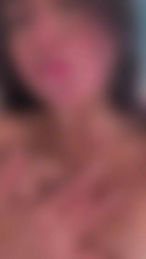 I will wet all my tits so you can suck them by sarahaniston69