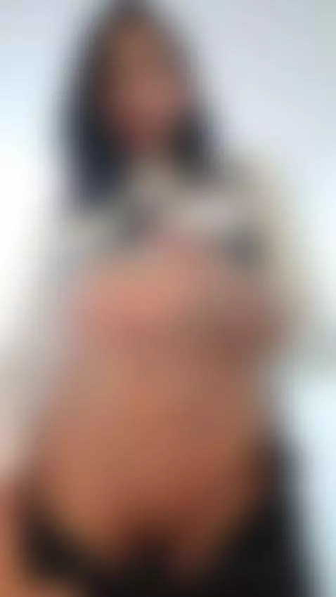 wet and ready for you to fuck me by bellaaevans