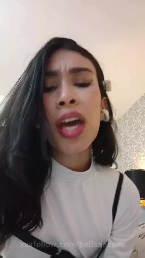 If you look at me too much, you're going to burn by bellaaevans