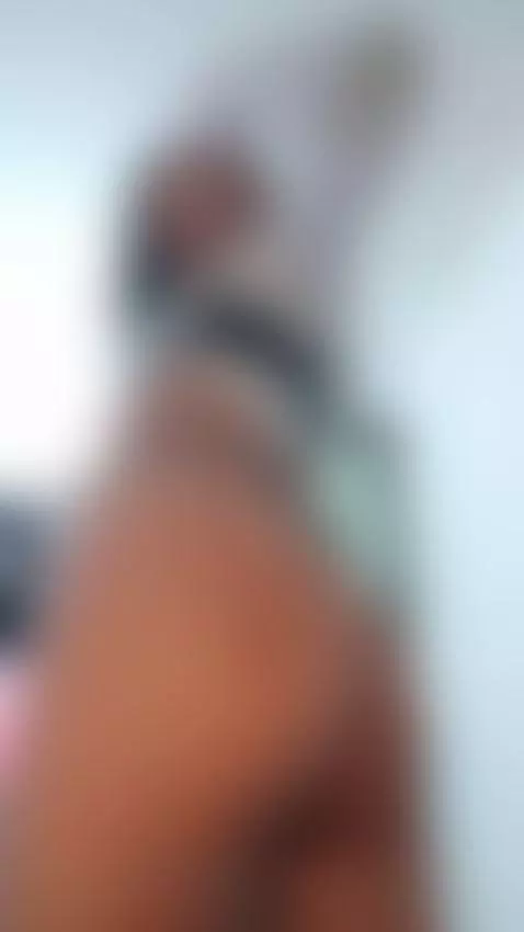 My hips are a work of art by bellaaevans