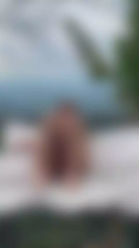 My curves that call out to you, a provocative ass, and a loo... by laurenncurvy