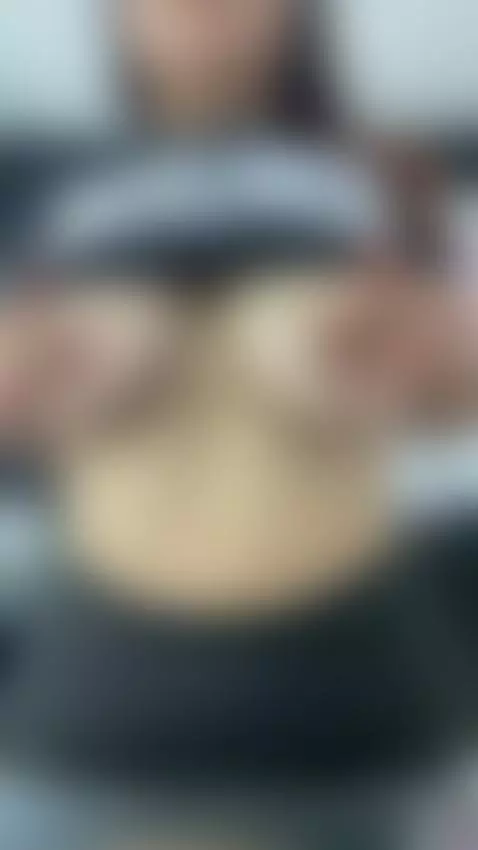 Dare to resist my sexy body and my burning ass… by laurenncurvy