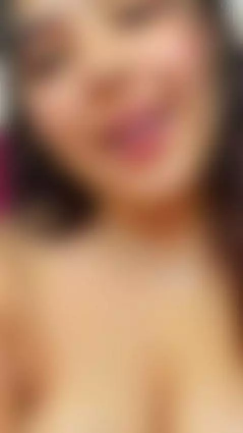 of my body leads you straight into lust. by laurenncurvy