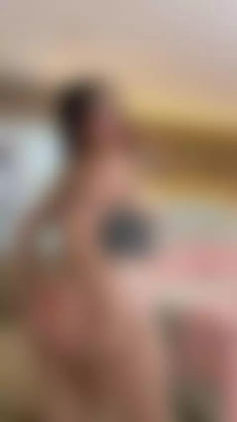 and trapping you with my hot curves by laurenncurvy