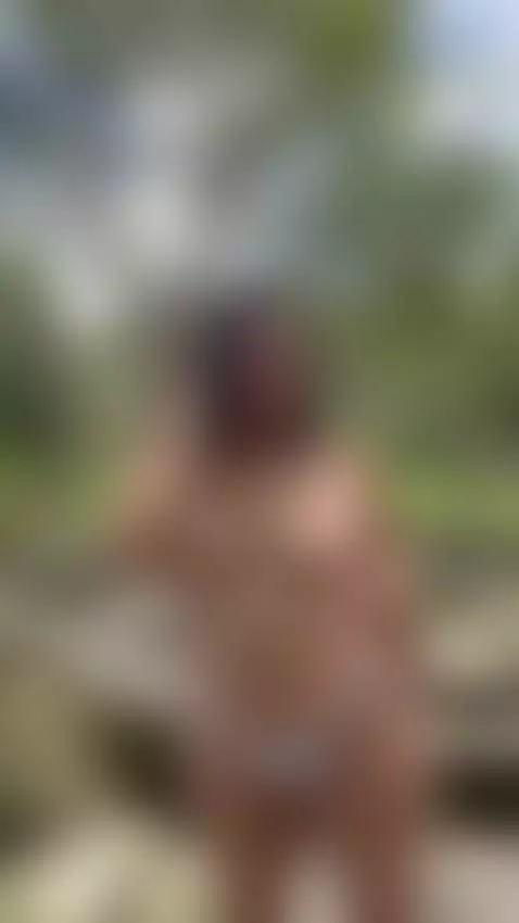 and every curve screams pleasure. by laurenncurvy