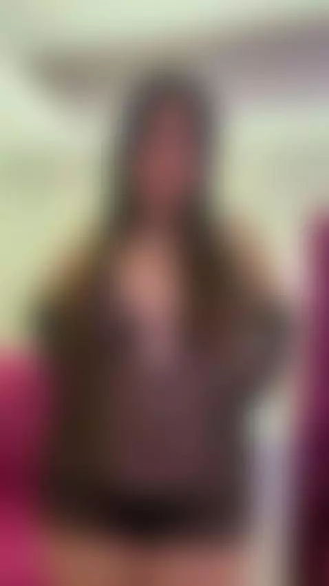 My curves invite you... my tits drive you crazy by laurenncurvy