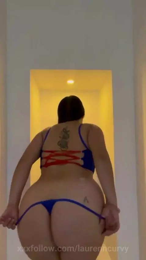 My ass bounces for you, do you enjoy it? by laurenncurvy