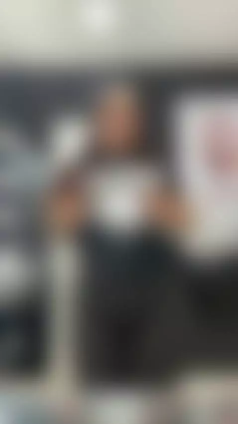 My curves and tits want to play with you by laurenncurvy