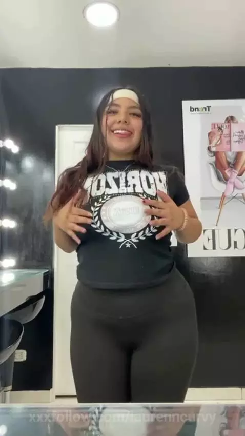 My curves and tits want to play with you by laurenncurvy