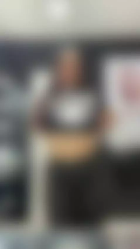 My curves and tits want to play with you by laurenncurvy