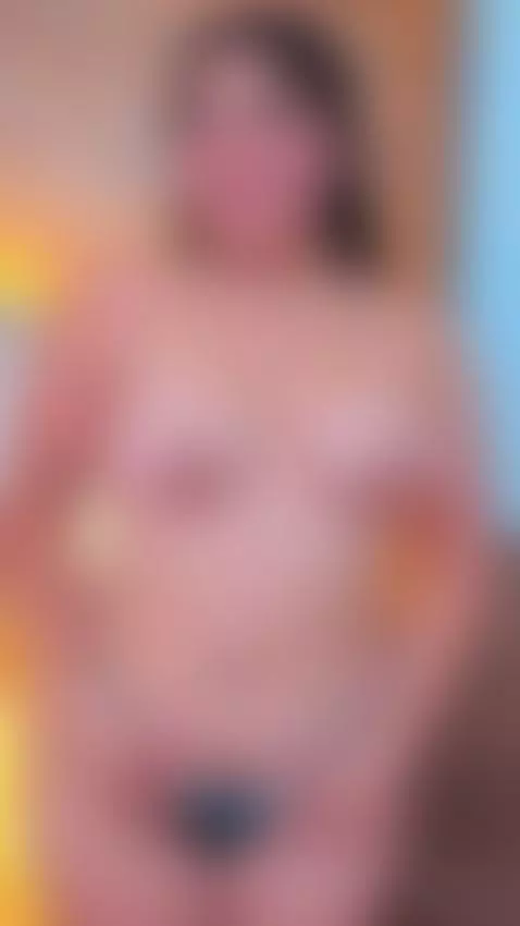 My body is your temptation tonight. by laurenncurvy