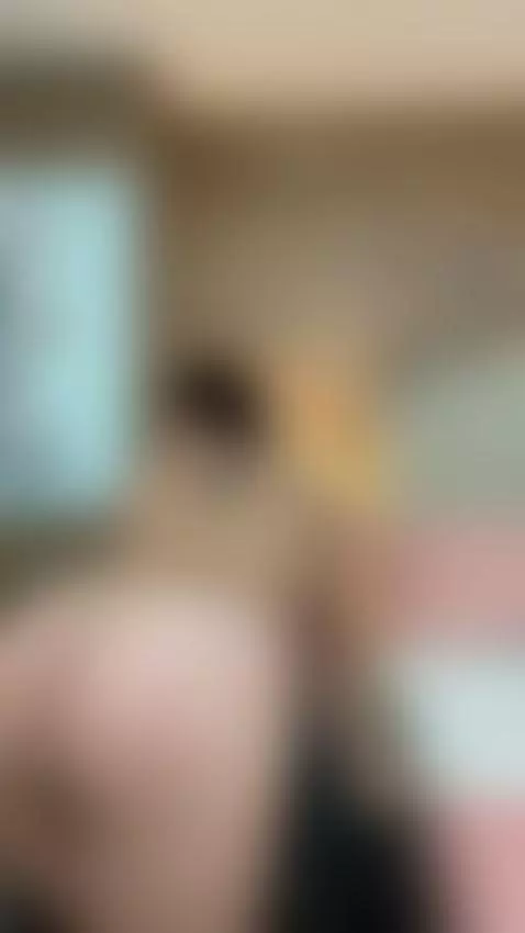 I love to play with my body by laurenncurvy