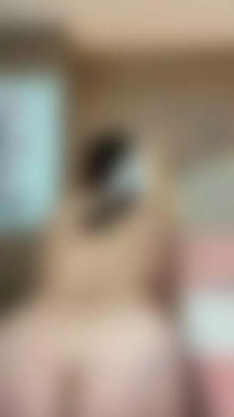 In my body, in my skin, in me. Do you dare to look closer? by laurenncurvy