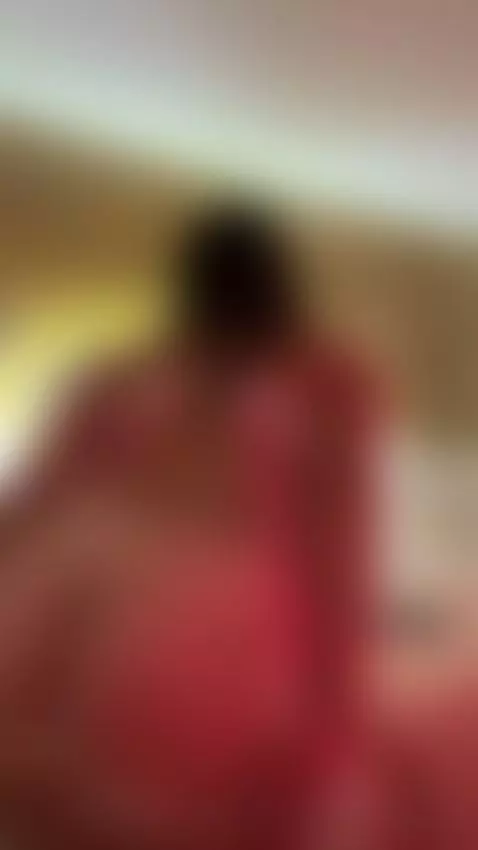 Darkness hugs me, my skin burns and my hands play with desir... by laurenncurvy