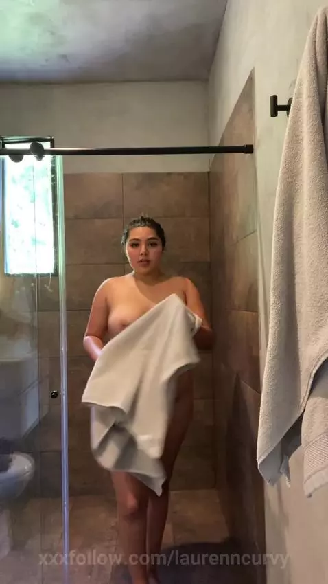 I move it slowly, I show it slowly ... by laurenncurvy