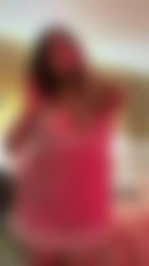 and I know you're looking at me. by laurenncurvy