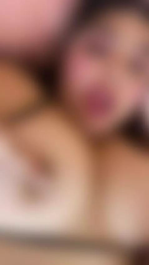 enjoy how I play with my big tits by laurenncurvy