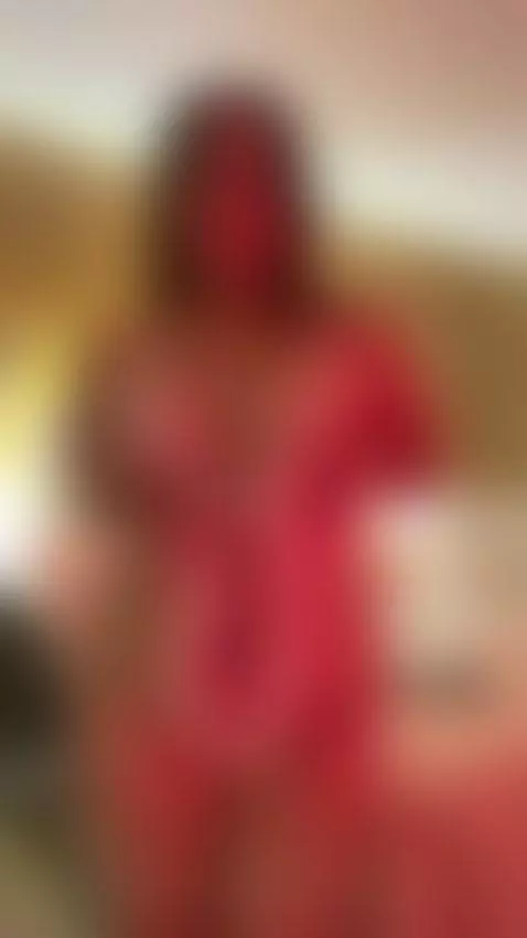 the dim light and my sexy curves combine perfectly by laurenncurvy