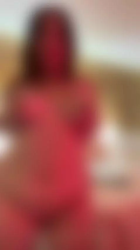 I want to fill you with me, my curves want you here by laurenncurvy