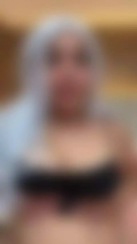 I want you to get lost in my curves by laurenncurvy