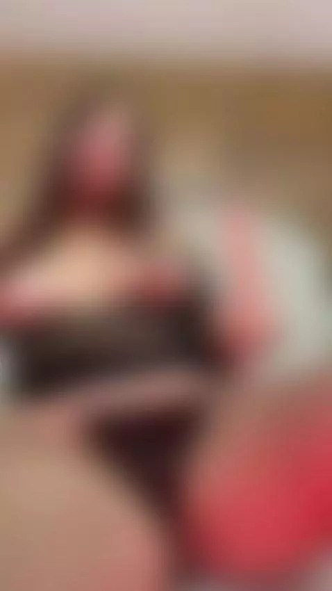 A blowjob and a game in my pussy for you by laurenncurvy