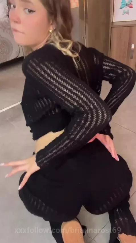 Your messages get me wetter than water by briannarost69