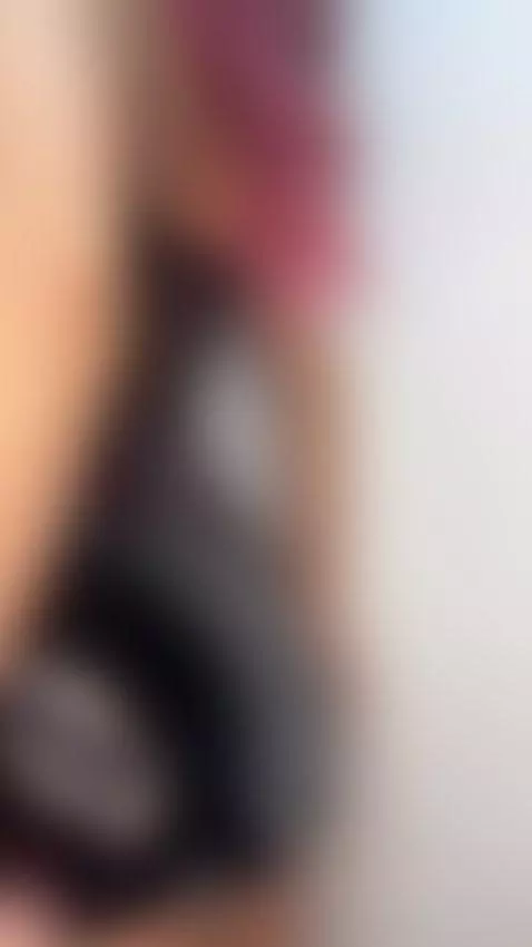 You make me addicted just by looking at me like that by briannarost69