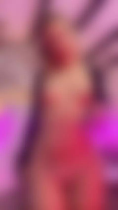 I wish to have you here kissing my body by briannarost69