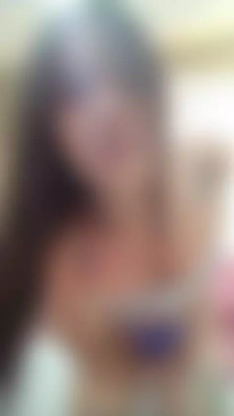 I play with my waist and with your desire by ashleeyross