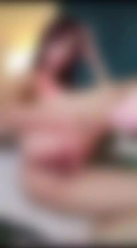 a good pose so you can see how I masturbate for you by ashleeyross