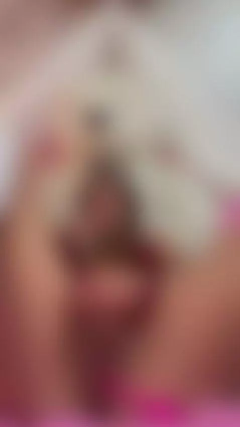 I crave your body against mine. by gabyblosom69