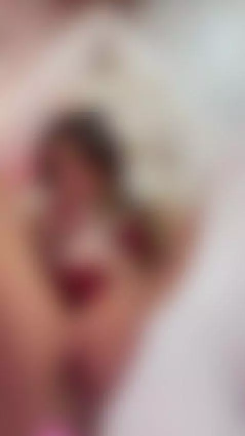 Kiss me like you mean it. by gabyblosom69