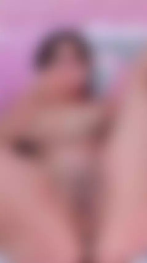 gif 😏👀 by gabyblosom69