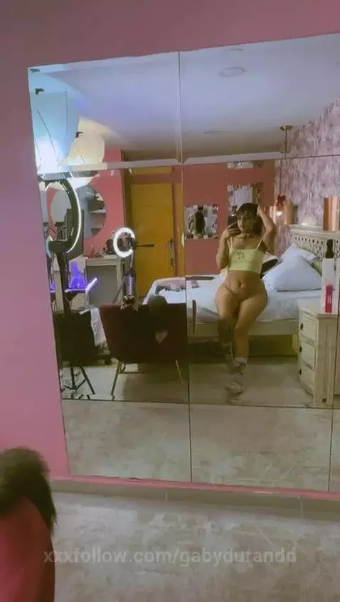 Without panties in your bed by gabydurandd