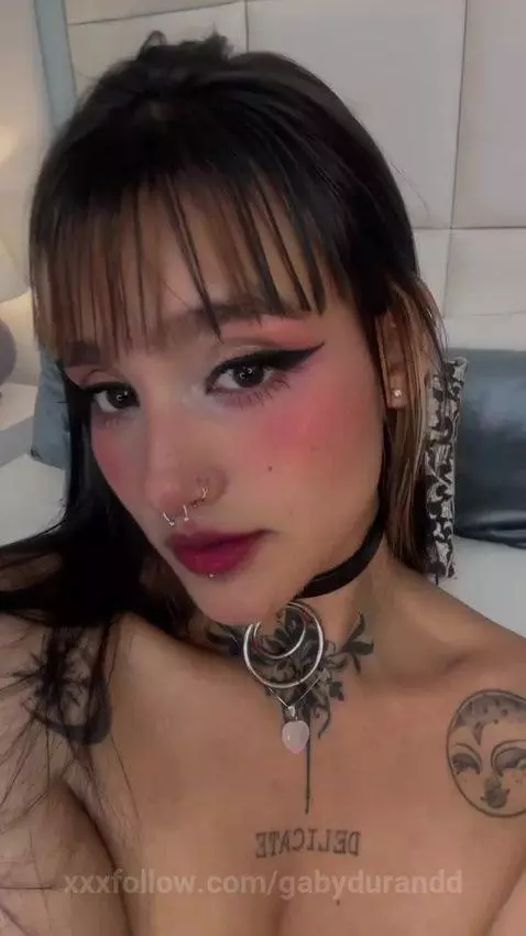 Without clothes I look much better by gabydurandd