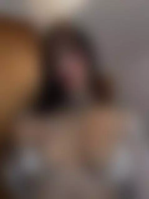 Sere your girlfriend, our altar will be your bed by gabydurandd