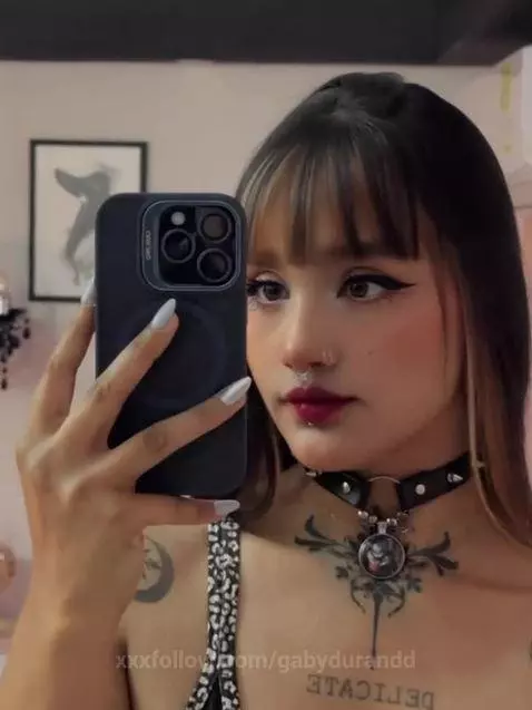 red lips ! by gabydurandd