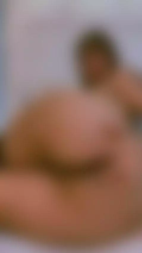 A big ass ready for you to spank 💥💥 by gabydurandd