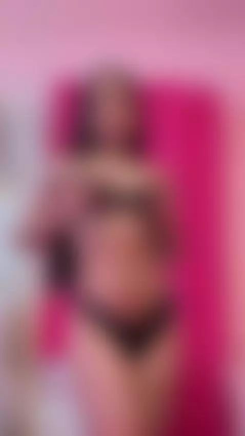 Sexy Body by gabbymonette